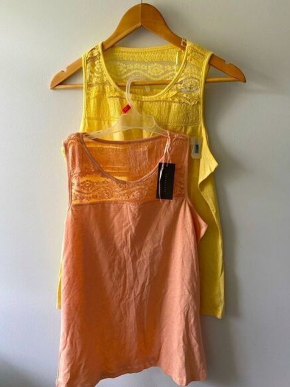 Bundle 2 new lace tank tops Suzy shier